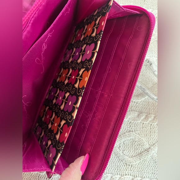 Vera Bradley Turn Key Wallet Credit Cards Zipper Space Like New! - Picture 8 of 12